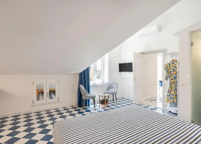 Sorrentovibes - Luxury New With Terrace - Sleeps 12 Sorrento