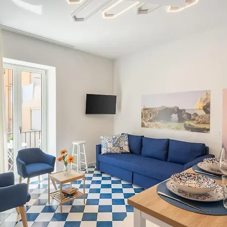Sorrentovibes - Luxury New With Terrace - Sleeps 12 * Sorrent