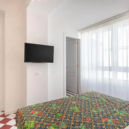 Sorrentovibes - Luxury New With Terrace - Sleeps 12 Apartment Sorrent