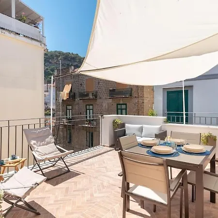 Sorrentovibes - Luxury New With Terrace - Sleeps 12 Sorrent