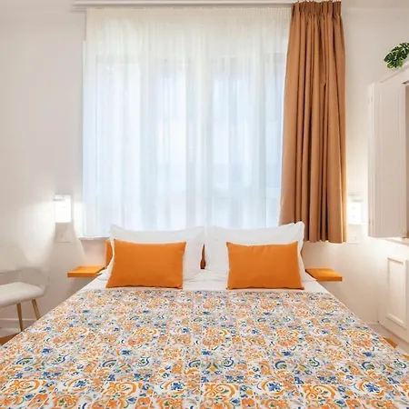 Sorrentovibes - Luxury New With Terrace - Sleeps 12 Sorrent