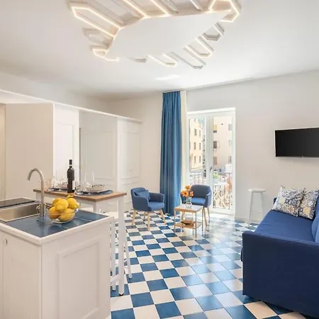 Apartment Sorrentovibes - Luxury New With Terrace - Sleeps 12 Sorrent