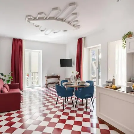 Sorrentovibes - Luxury New With Terrace - Sleeps 12 Daire Sorrento