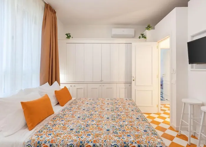 Sorrentovibes - Luxury New With Terrace - Sleeps 12 Apartment Sorrento