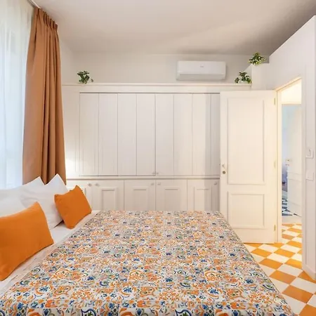 Sorrentovibes - Luxury New With Terrace - Sleeps 12 公寓 索伦托