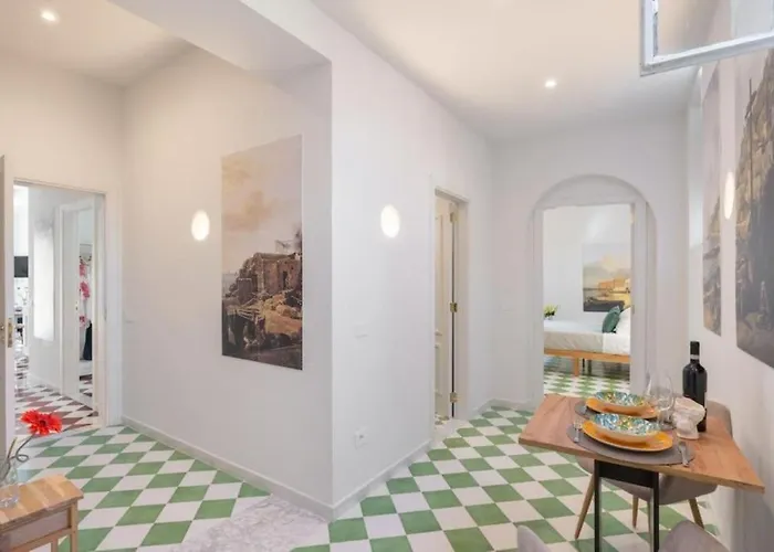 Sorrentovibes - Luxury New With Terrace - Sleeps 12 Daire