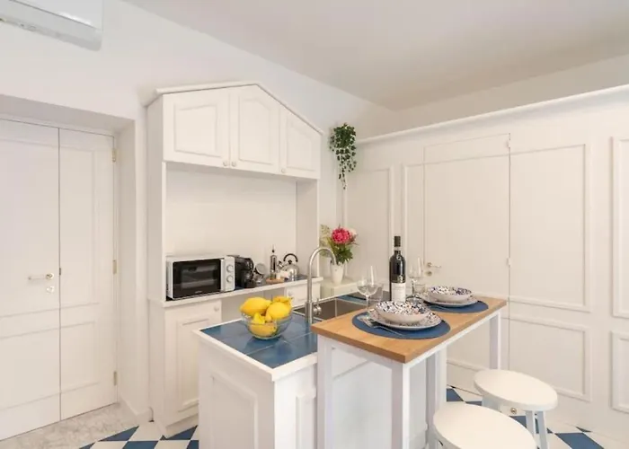 Daire Sorrentovibes - Luxury New With Terrace - Sleeps 12 Sorrento